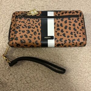 Fossil RFID Zip Around Logan Cheetah Print Leather Wallet Clutch Brown Wristlet